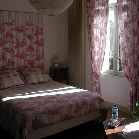 D'hotes Les Charmettes 3*