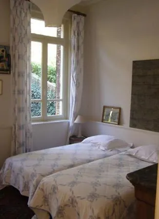 D'hotes Les Charmettes 3*