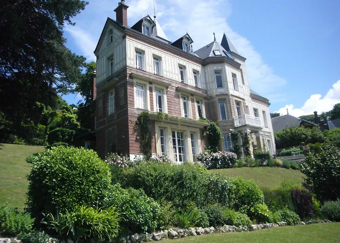 D'hotes Les Charmettes Bed & Breakfast