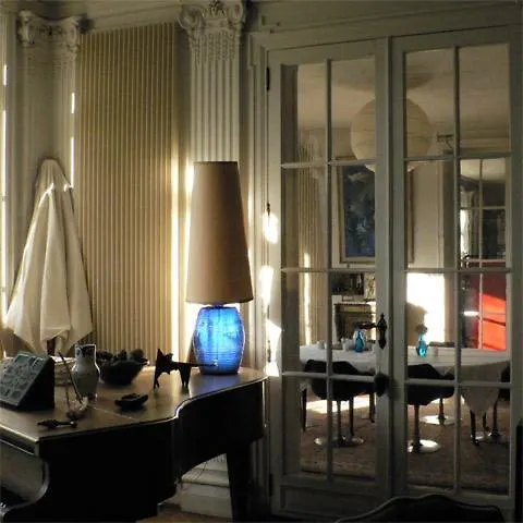 D'hotes Les Charmettes Bed & Breakfast